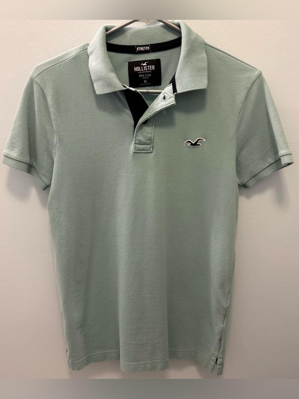 Hollister Men's Mint Green Stretch Polo with Contrast Placket